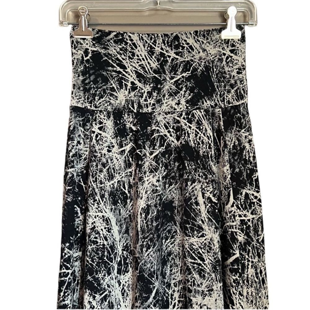 ‎3 for $30! Patterned maxi skirt - Picture 6 of 7
